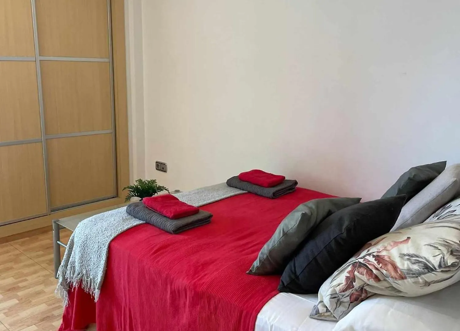 Budha Apartments- Casa Unga - Suite 229 بينالماذينا شقة